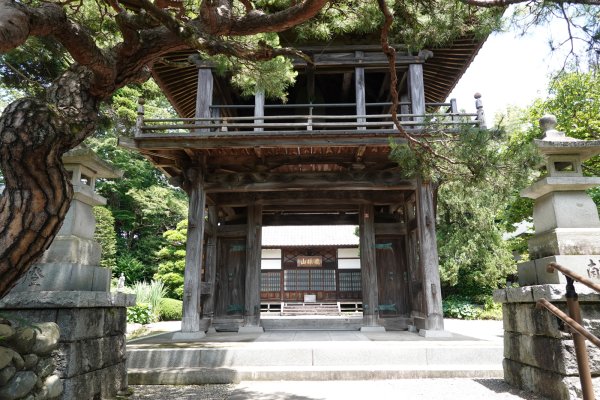 一峰院の鐘楼門