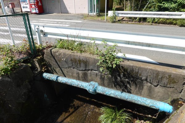道：小山田バス停近く