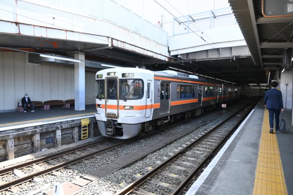 豊橋駅：JR車両