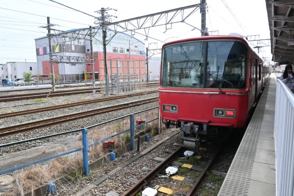 名鉄：豊川稲荷駅構内