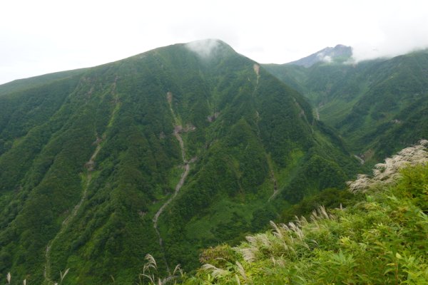 鉾立からの奈曽渓谷(1)