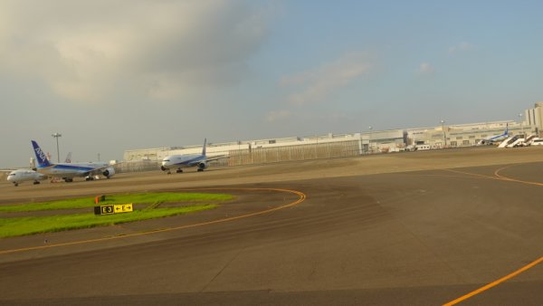 JAL161便：C滑走路手前