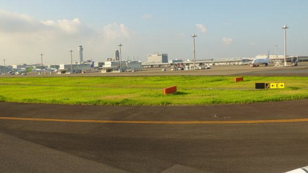 JAL161便：誘導路