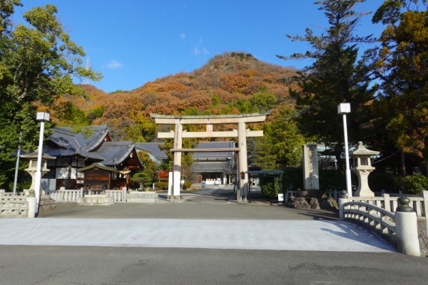 愛媛県護国神社：二の鳥居