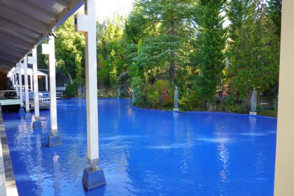 道後ぎやまんガラスミュージアム：中庭