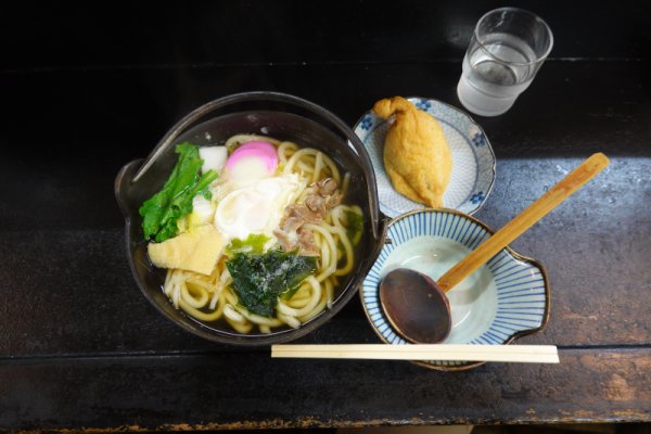 ２日目のお昼：鍋焼きうどん