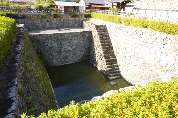松山城二の丸庭園：大井戸