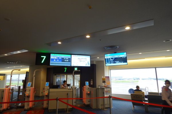 羽田空港：搭乗口