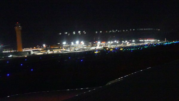 JAL330便：羽田空港ターミナル