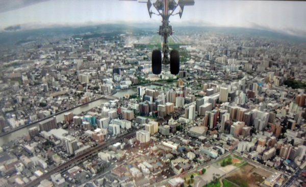 JAL303便：前方カメラ