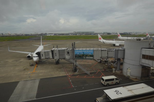 羽田空港：JALサクララウンジ