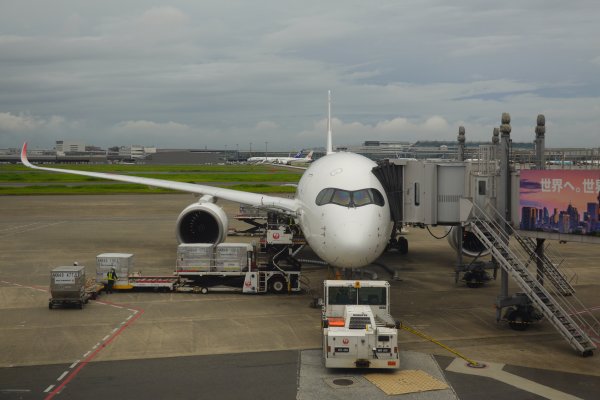 羽田空港：搭乗機