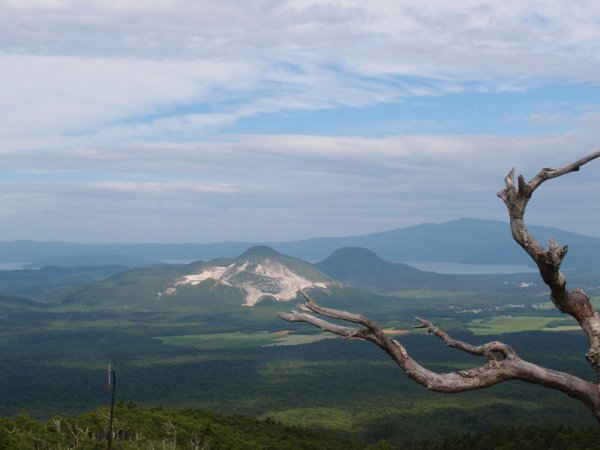 展望台からの硫黄山
