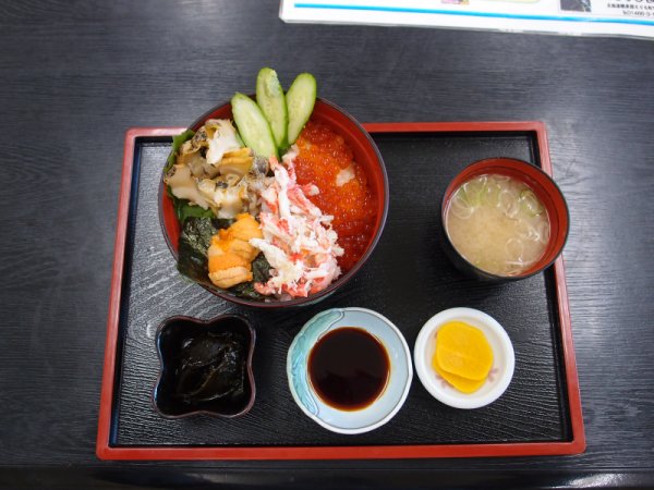 ９日目の昼食：海鮮丼