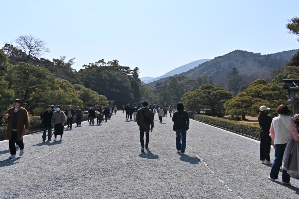内宮：神苑横の参道