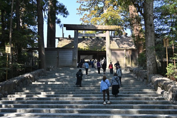 内宮：石段下から