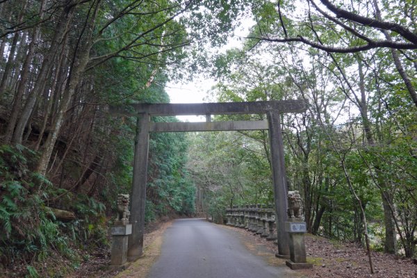 天の岩戸(2)：二の鳥居