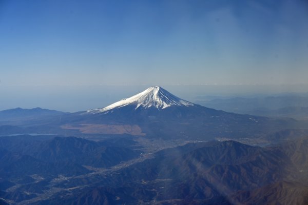 JAL201便の機内から：富士山