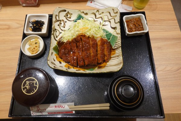２日目の夕食：矢場とん