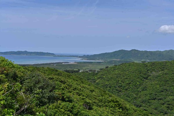 バンナ岳公園(1)：エメラルドの海を見る展望台