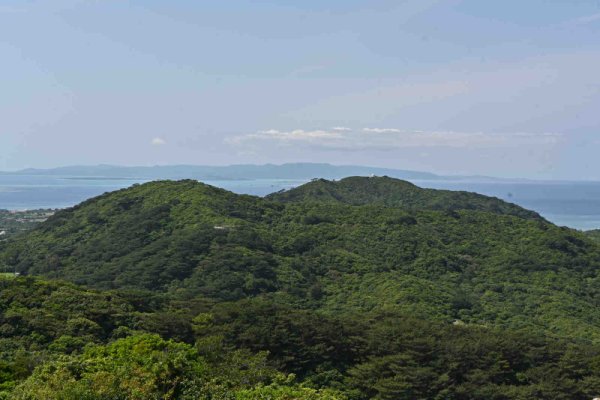 バンナ岳公園(3)：エメラルドの海を見る展望台
