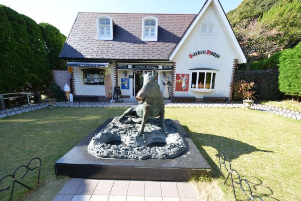 神戸異人館巡り(11)：うろこの家の庭