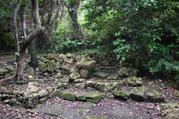 知念城跡：ノロ屋敷跡