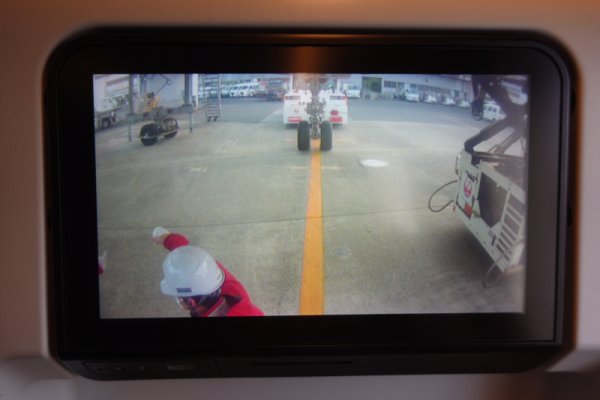 JAL903便：機内モニター