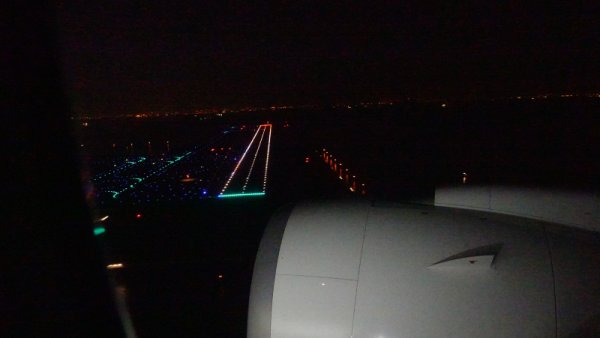 JAL920便：D滑走路