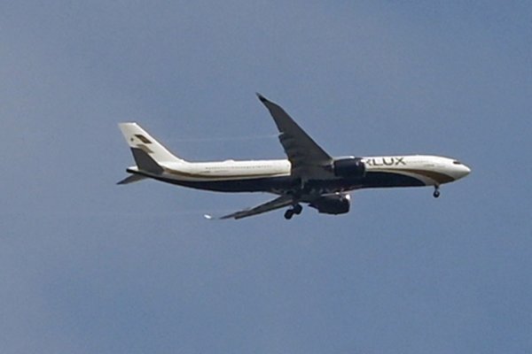 STARLUXの飛行機