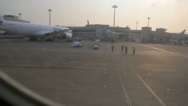 JAL623便：出発
