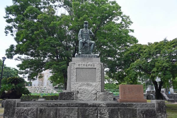 熊本鎮台司令長官谷干城像