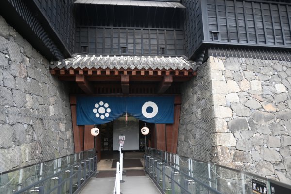 熊本城：天守への入り口