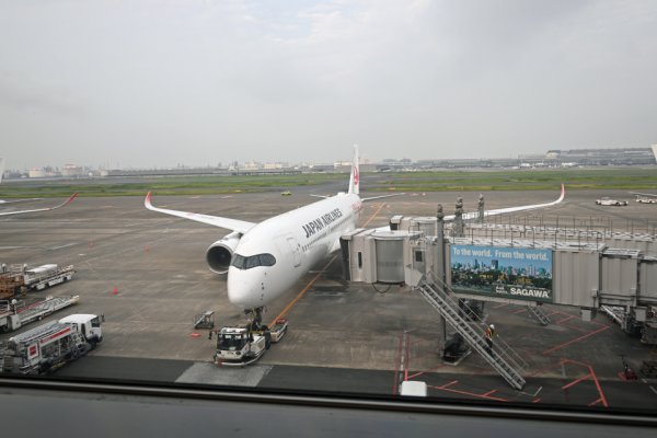 羽田空港：JALラウンジ