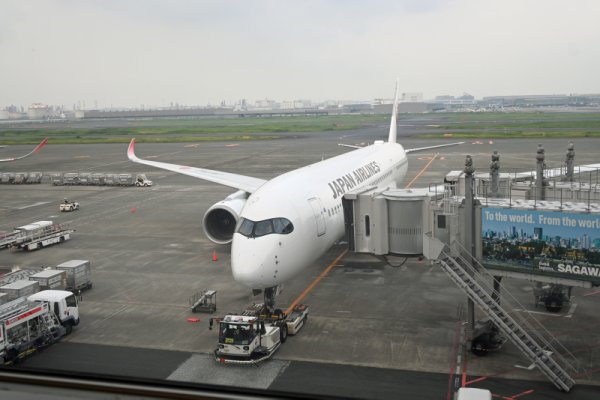 羽田空港：JALラウンジ
