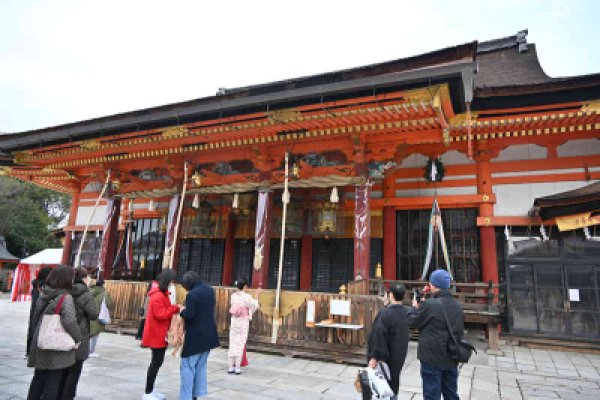 八坂神社：本殿