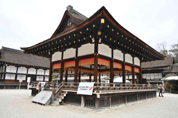 下賀茂神社：舞殿