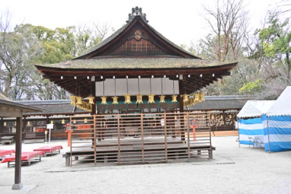 河合神社：中門の先の建物