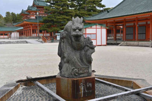 平安神宮：狛犬（蒼龍）