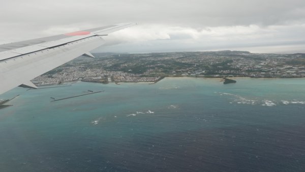 JAL901便の機内から：糸満市付近
