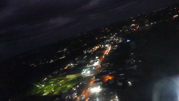 JTA572便の機内から：宮古島の夜景
