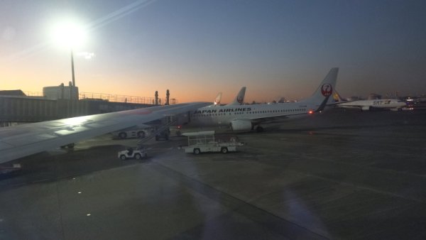 JAL901便の機内から：羽田空港
