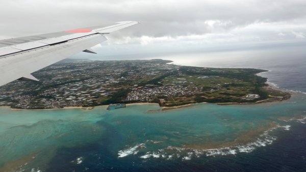 JAL901便の機内から：本島の南端
