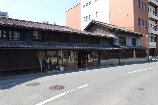 こざ丸・森九商店