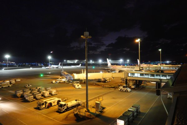 展望デッキからの那覇空港(2)