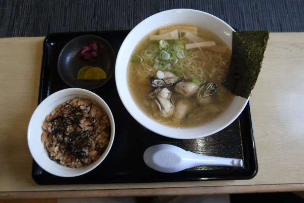牡蠣ラーメン