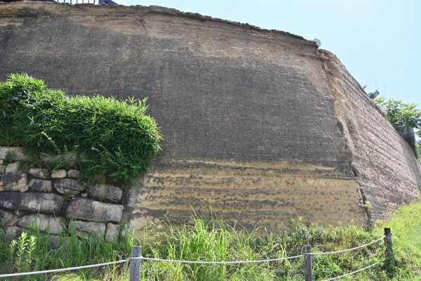鬼ノ城散策(6)：角楼から続く城壁