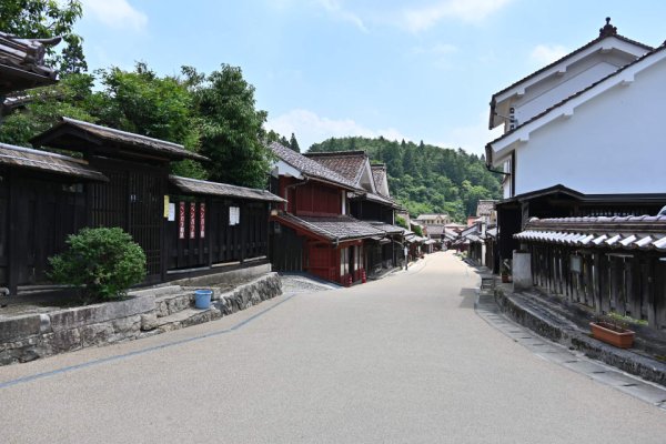 吹屋の街並み：西側から