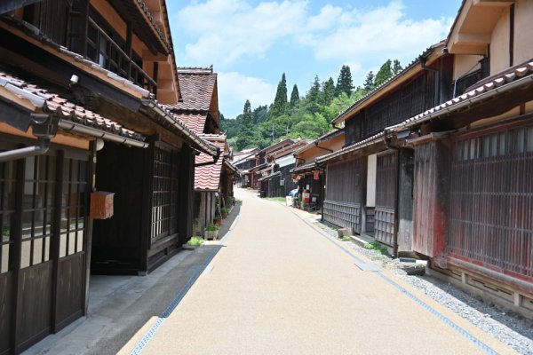吹屋の街並み：東側から