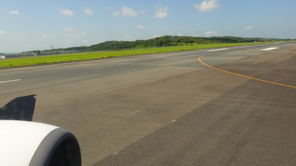 JAL231便：滑走路離脱